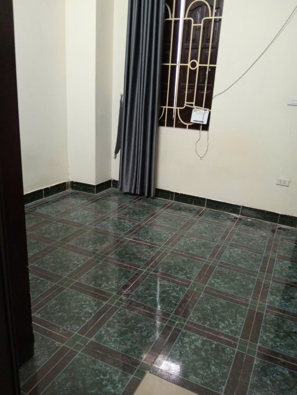 Siêu hiếm, cho thuê nhà ngõ 192 Lê Trọng Tấn 2.5 tầng x 25m2, 5 Triệu ở gđ, nhóm ít người - Ảnh 1
